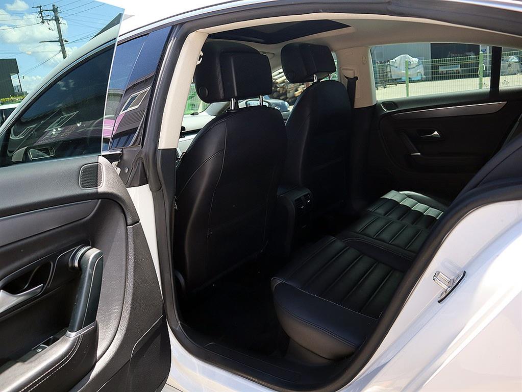 Volkswagen CC — photo 07