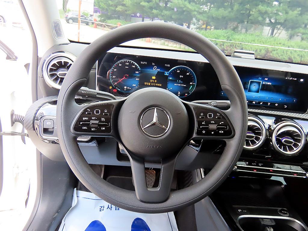 Mercedes-Benz A-Class — photo 08