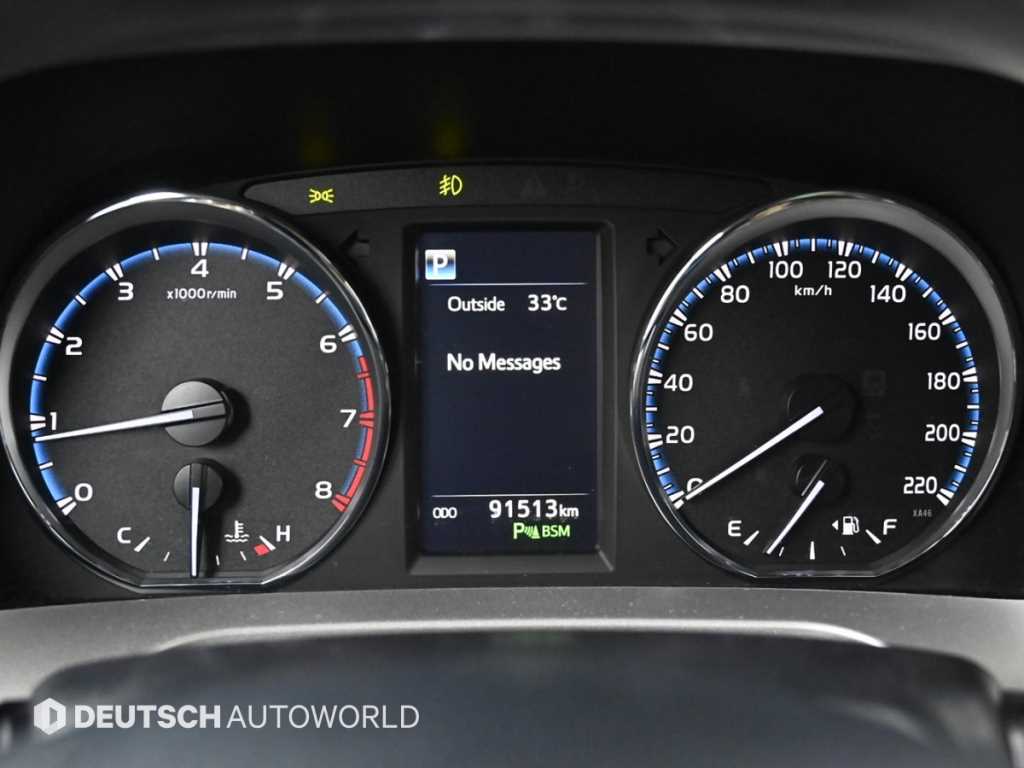 Toyota RAV4 — photo 08