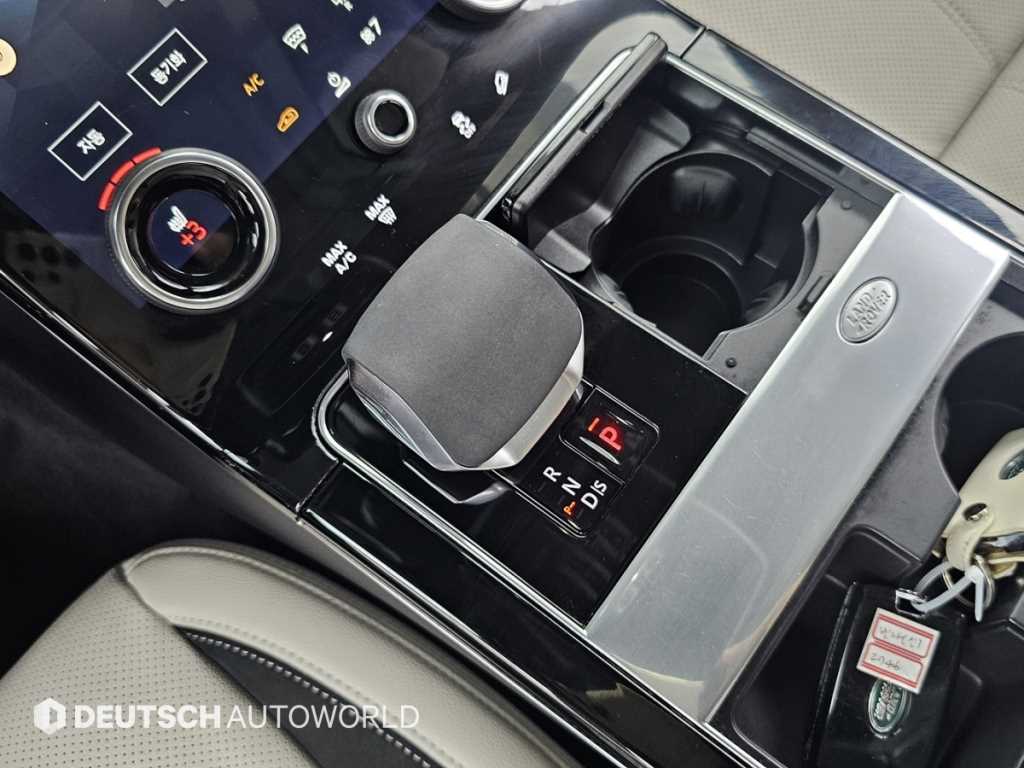 Land Rover Range Rover Velar — photo 09