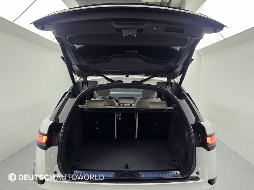 Land Rover Range Rover Velar — photo 19