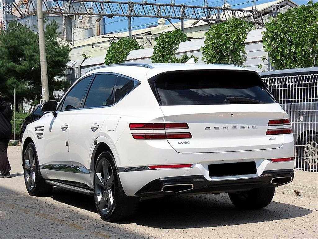 Genesis GV80 — photo 03