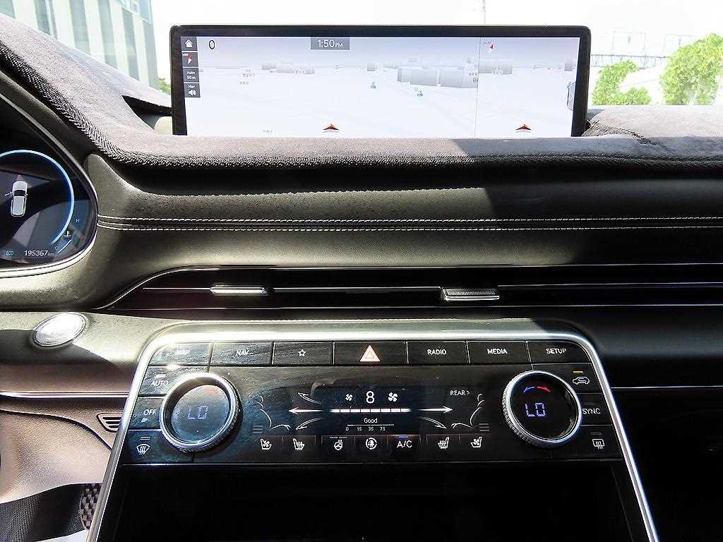 Genesis GV80 — photo 12