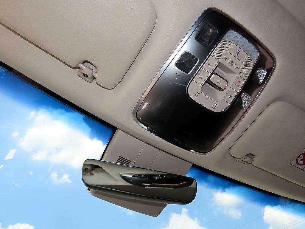 Genesis GV80 — photo 14