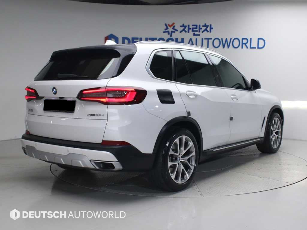 BMW X5 — photo 02