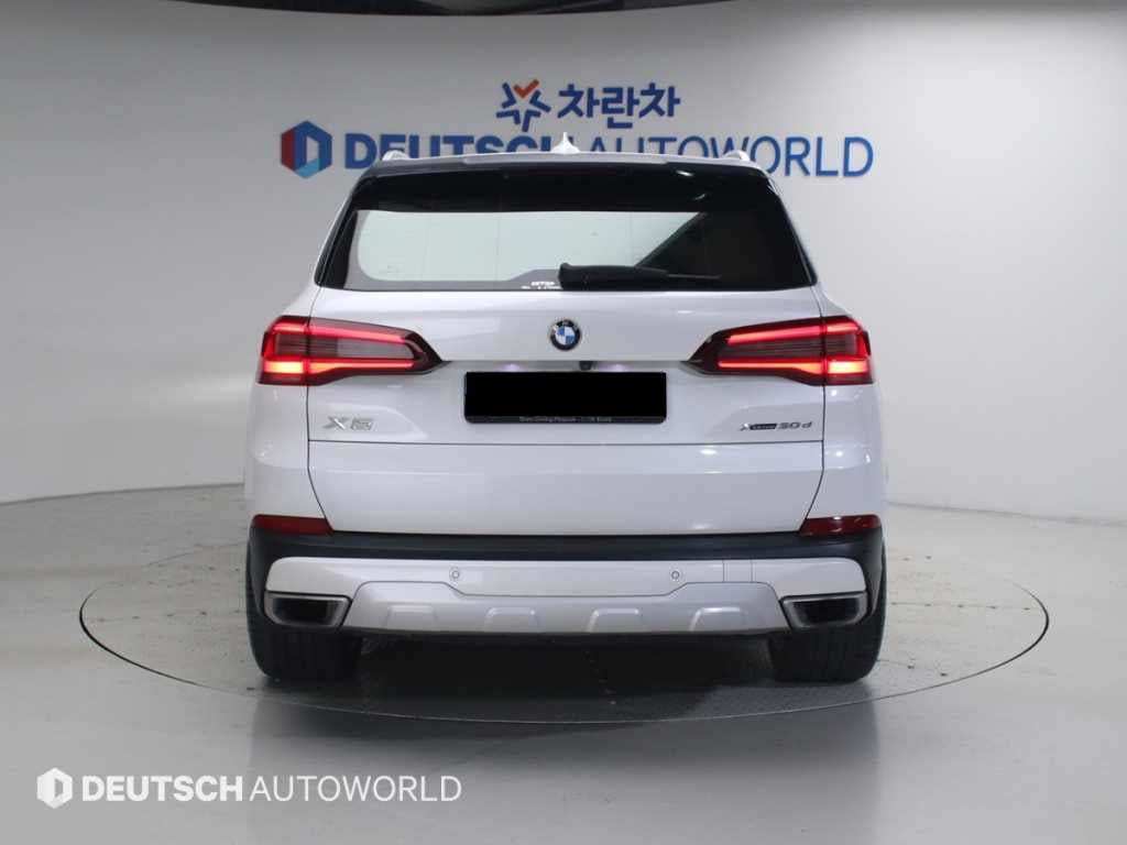 BMW X5 — photo 04