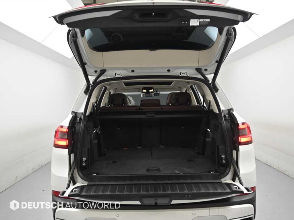 BMW X5 — photo 19