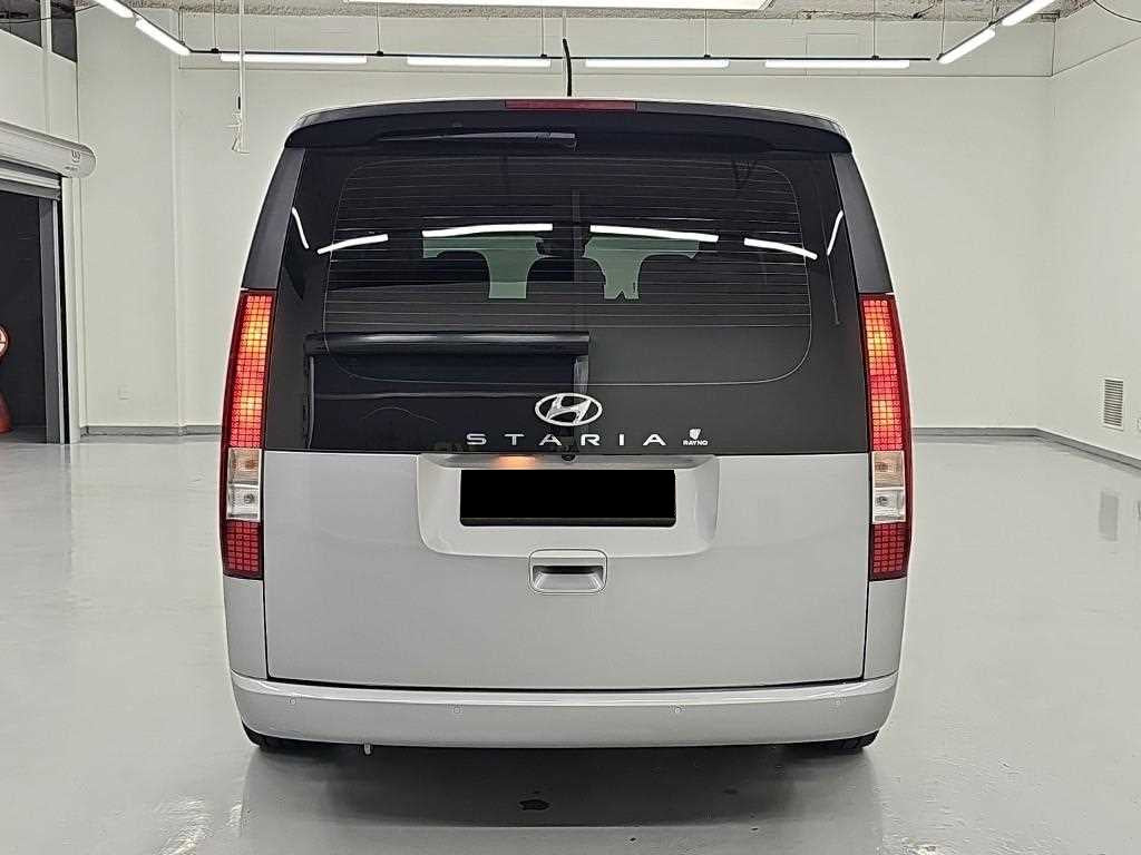 Hyundai Staria — photo 03