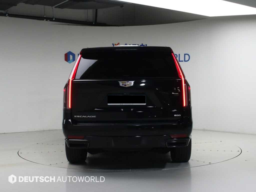 Cadillac Escalade — photo 04