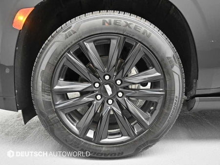 Cadillac Escalade — photo 05