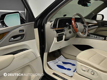 Cadillac Escalade — photo 11