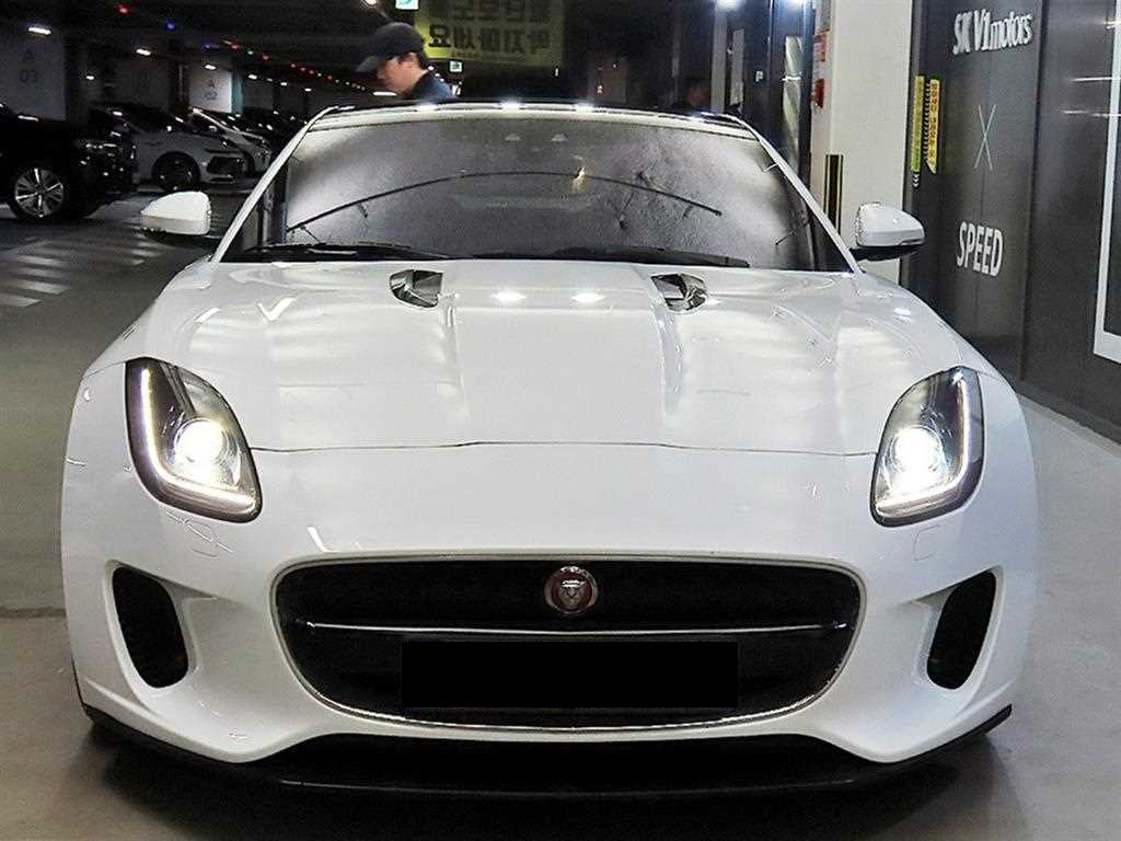 Jaguar F-TYPE — photo 01