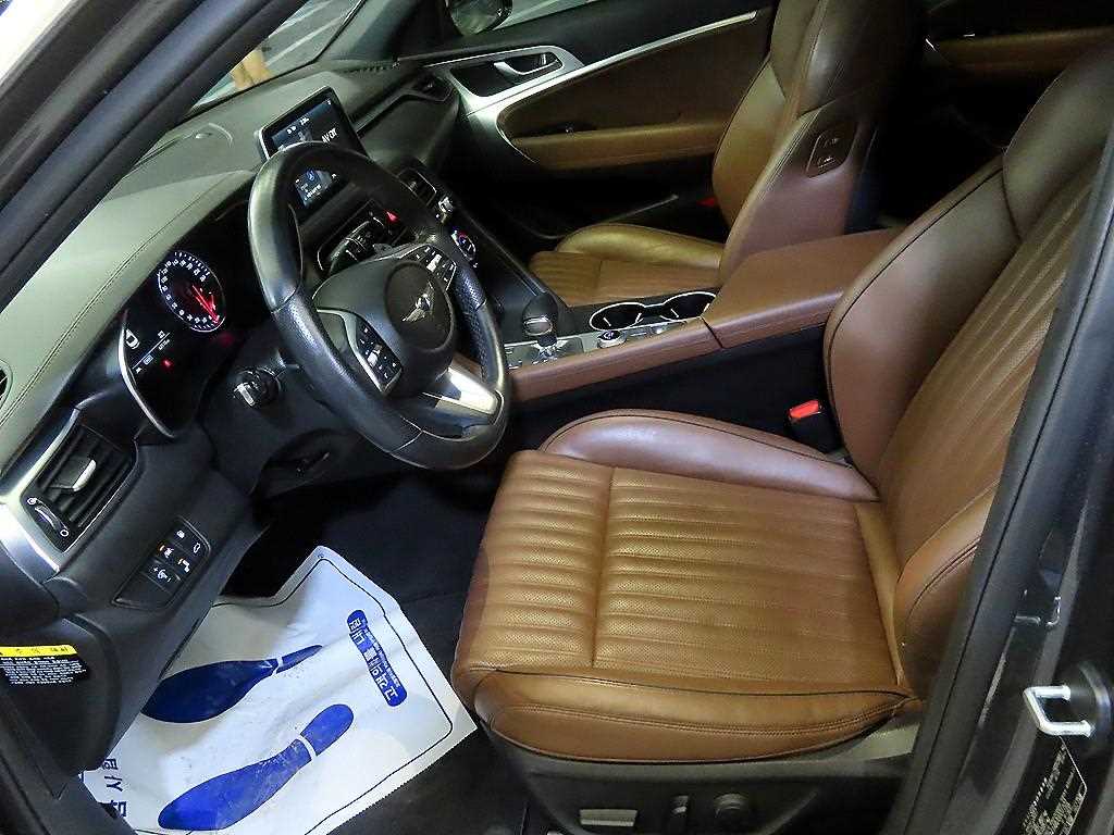Genesis G70 — photo 06