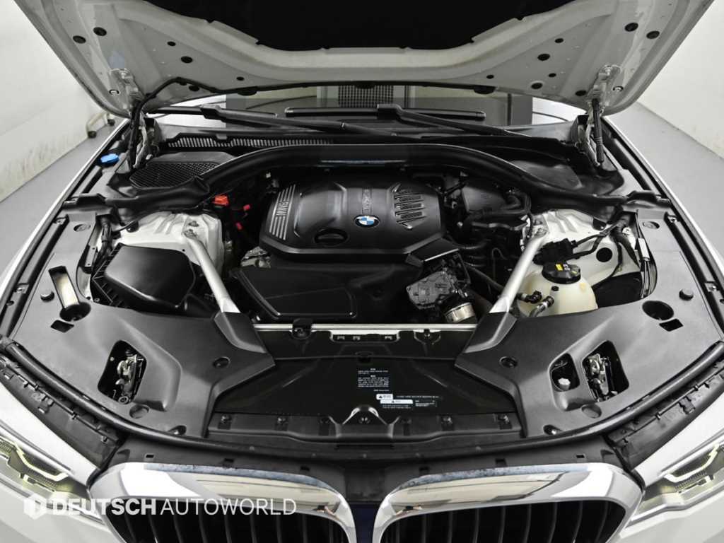BMW 5-Series — photo 06