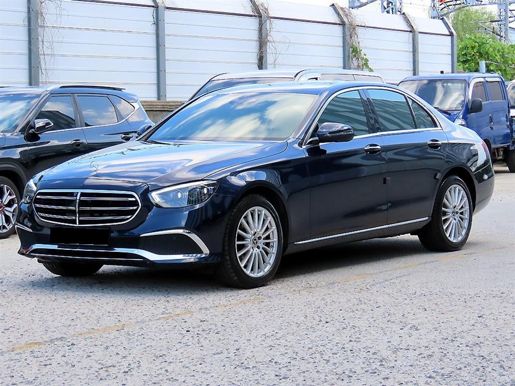 Mercedes-Benz E-Class — photo 02