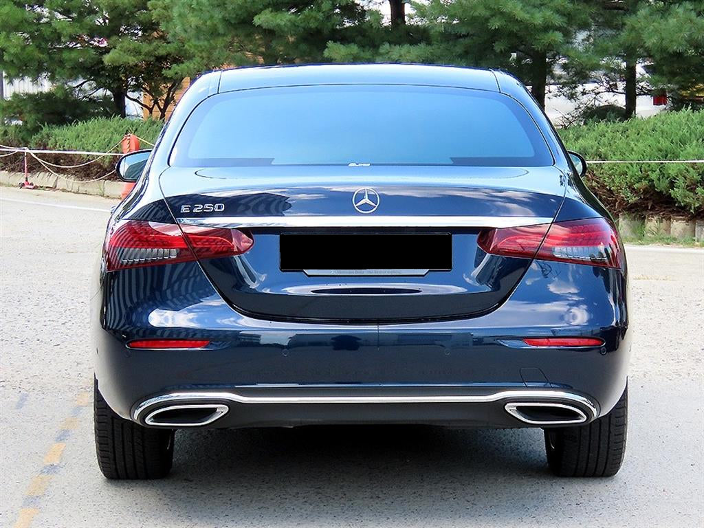 Mercedes-Benz E-Class — photo 04