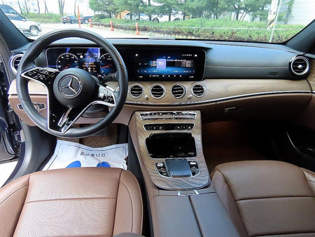 Mercedes-Benz E-Class — photo 07