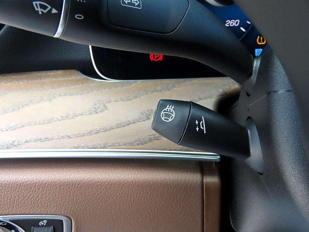 Mercedes-Benz E-Class — photo 12