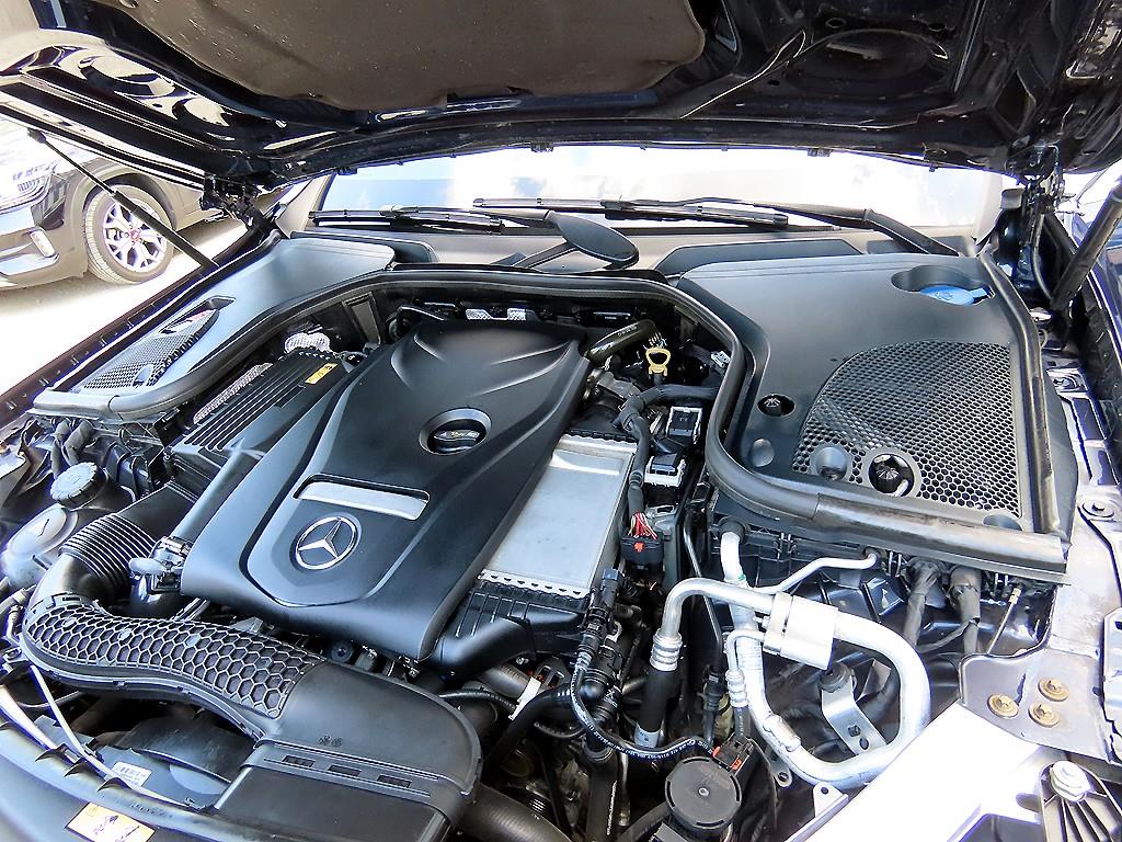 Mercedes-Benz E-Class — photo 19