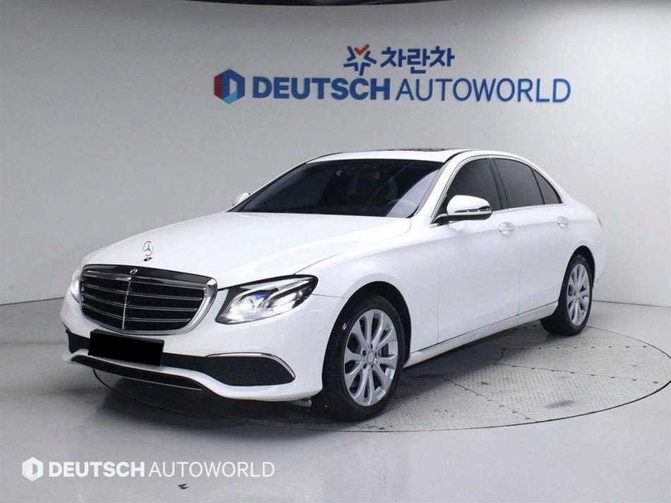 Mercedes-Benz E-Class — photo 01