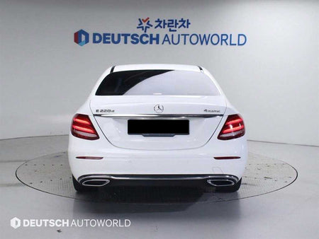 Mercedes-Benz E-Class — photo 04