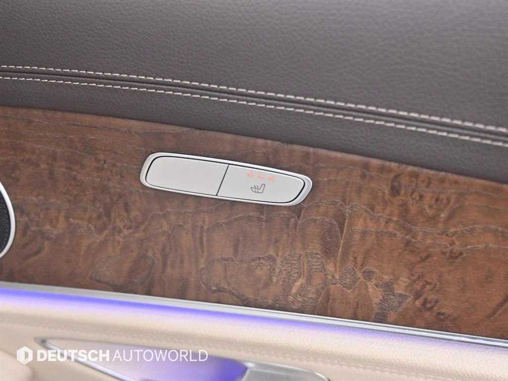 Mercedes-Benz E-Class — photo 16