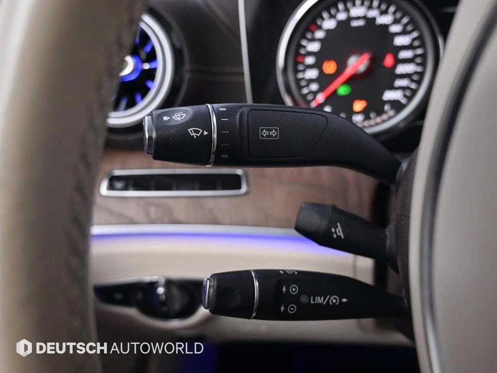Mercedes-Benz E-Class — photo 17