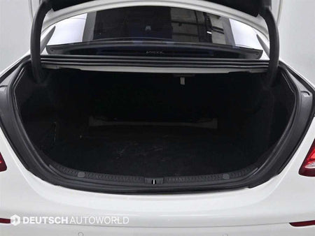 Mercedes-Benz E-Class — photo 20