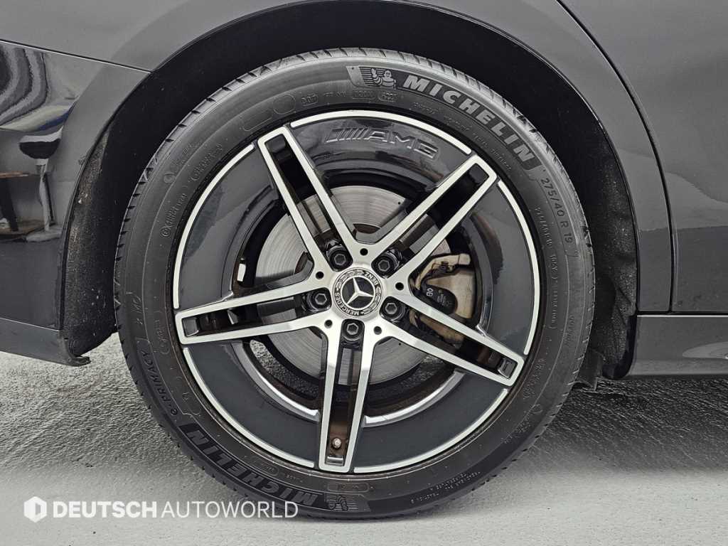 Mercedes-Benz E-Class — photo 05