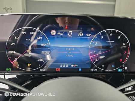 Mercedes-Benz E-Class — photo 08