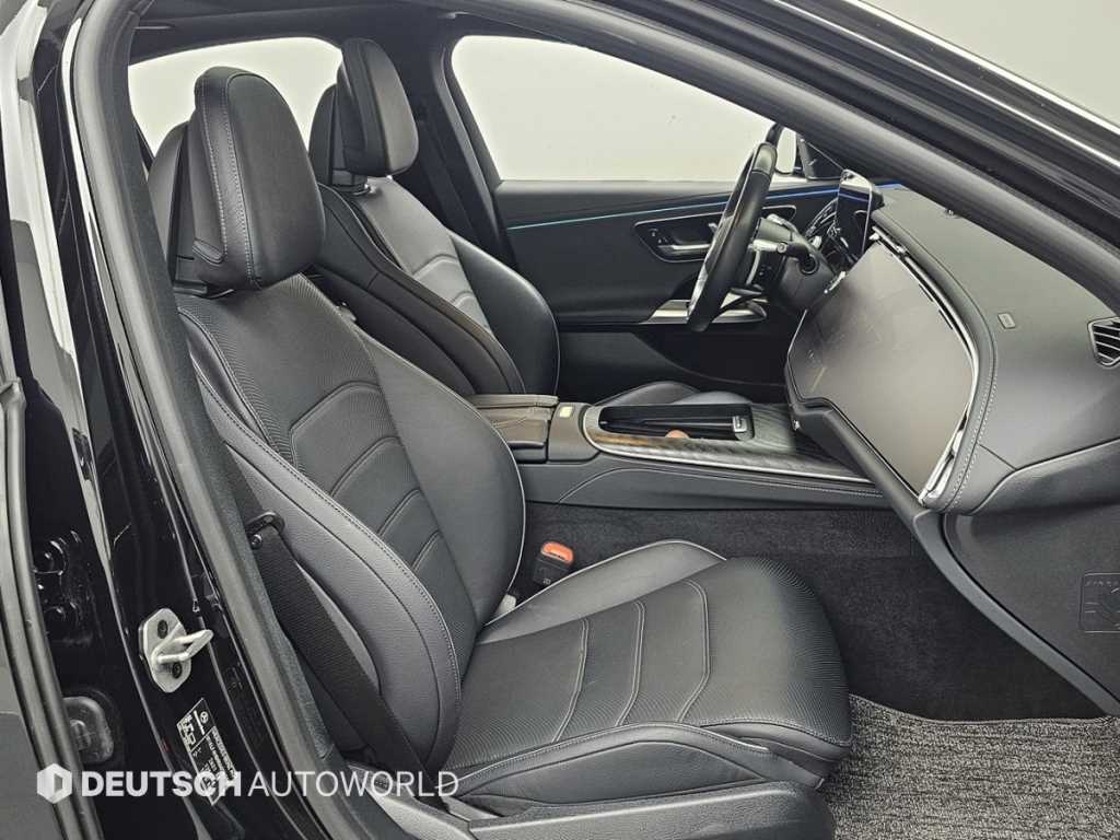 Mercedes-Benz E-Class — photo 10