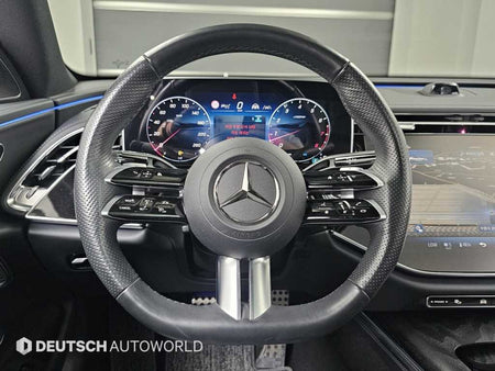 Mercedes-Benz E-Class — photo 13