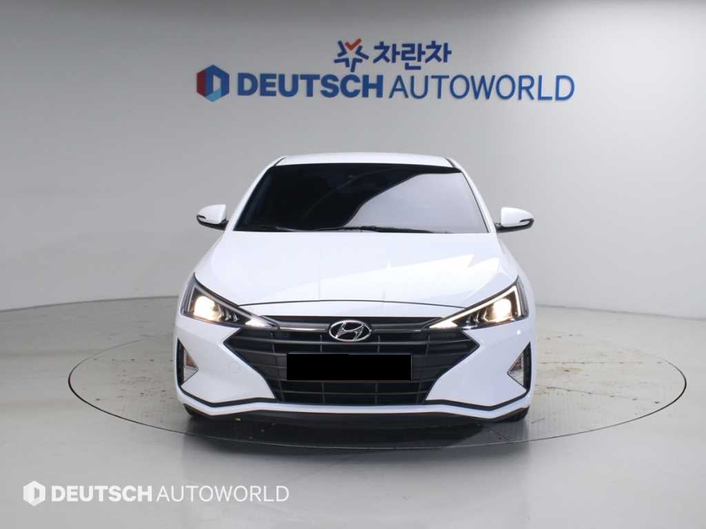 Hyundai Avante — photo 03