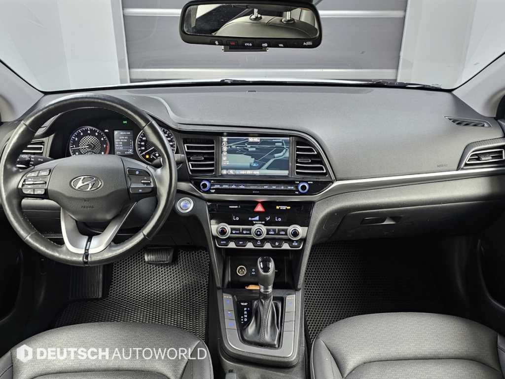 Hyundai Avante — photo 08