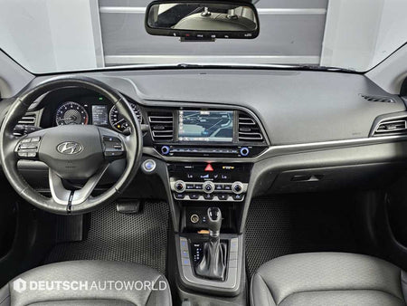 Hyundai Avante — photo 08
