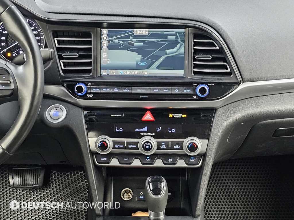 Hyundai Avante — photo 16