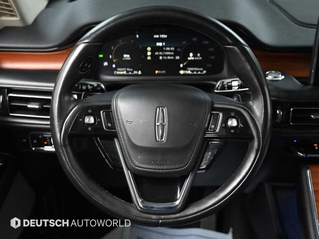 Lincoln Aviator — photo 13