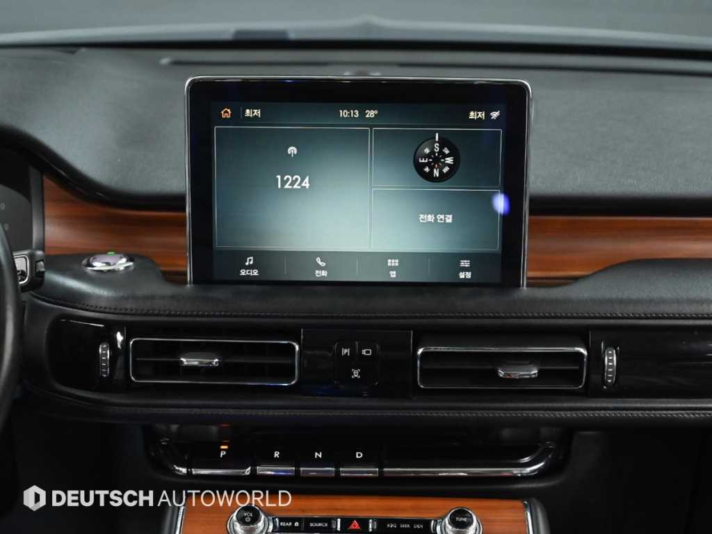 Lincoln Aviator — photo 14