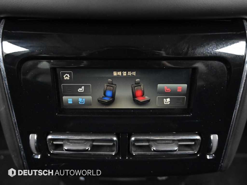 Lincoln Aviator — photo 16