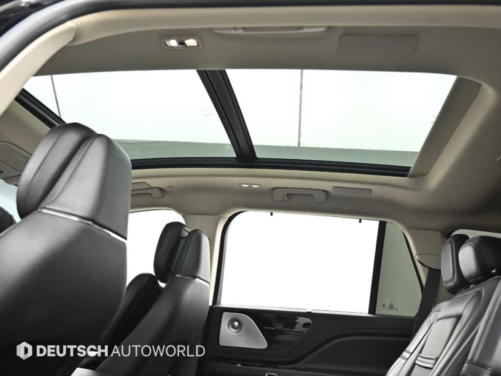 Lincoln Aviator — photo 18