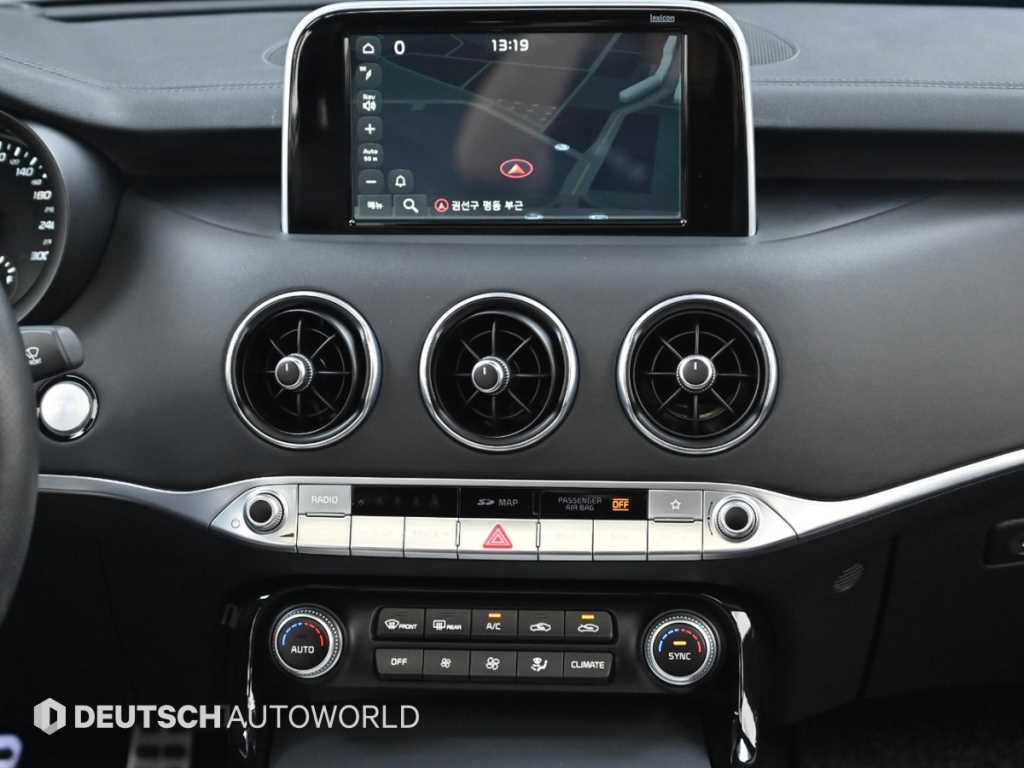 Kia Stinger — photo 15
