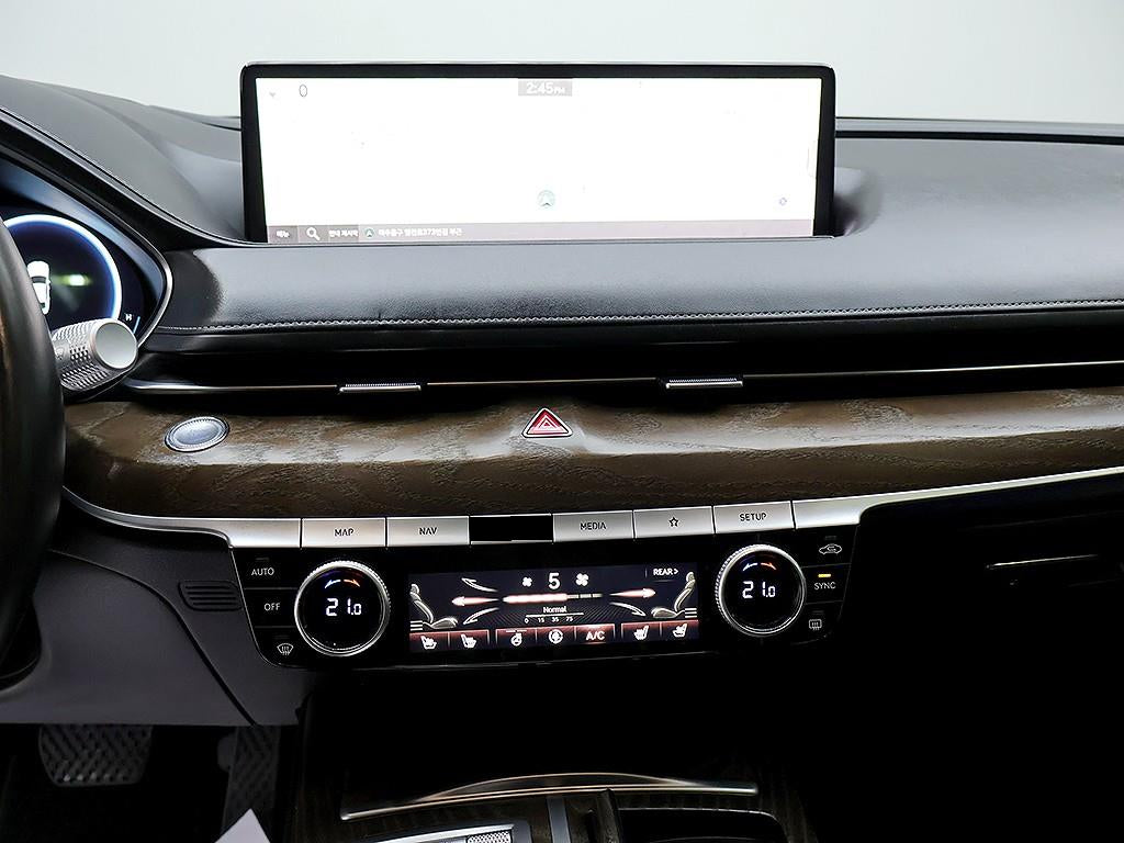 Genesis G80 — photo 09