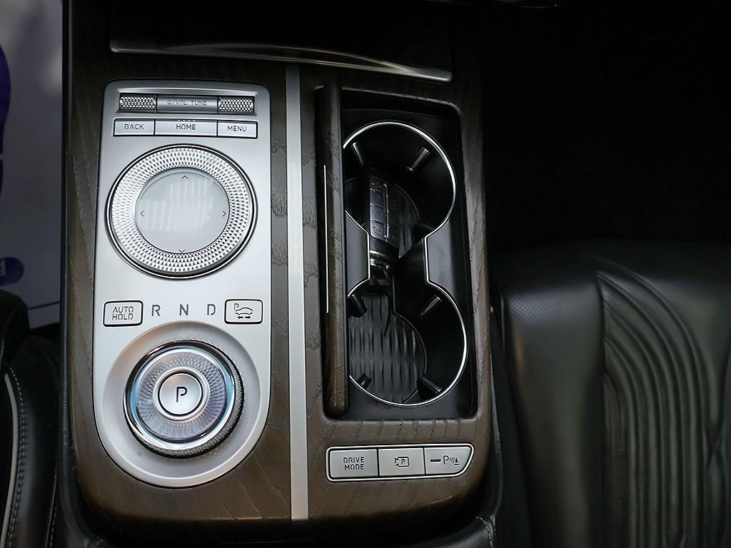 Genesis G80 — photo 10