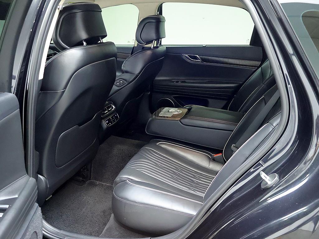 Genesis G80 — photo 12