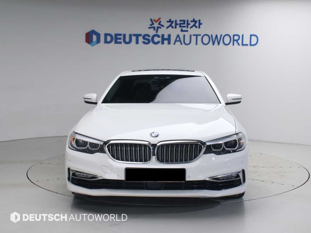 BMW 5-Series — photo 03