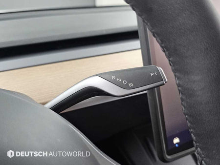 Tesla Model Y — photo 09