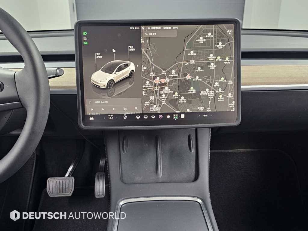 Tesla Model Y — photo 14