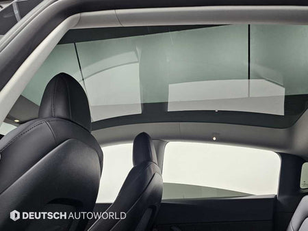 Tesla Model Y — photo 18