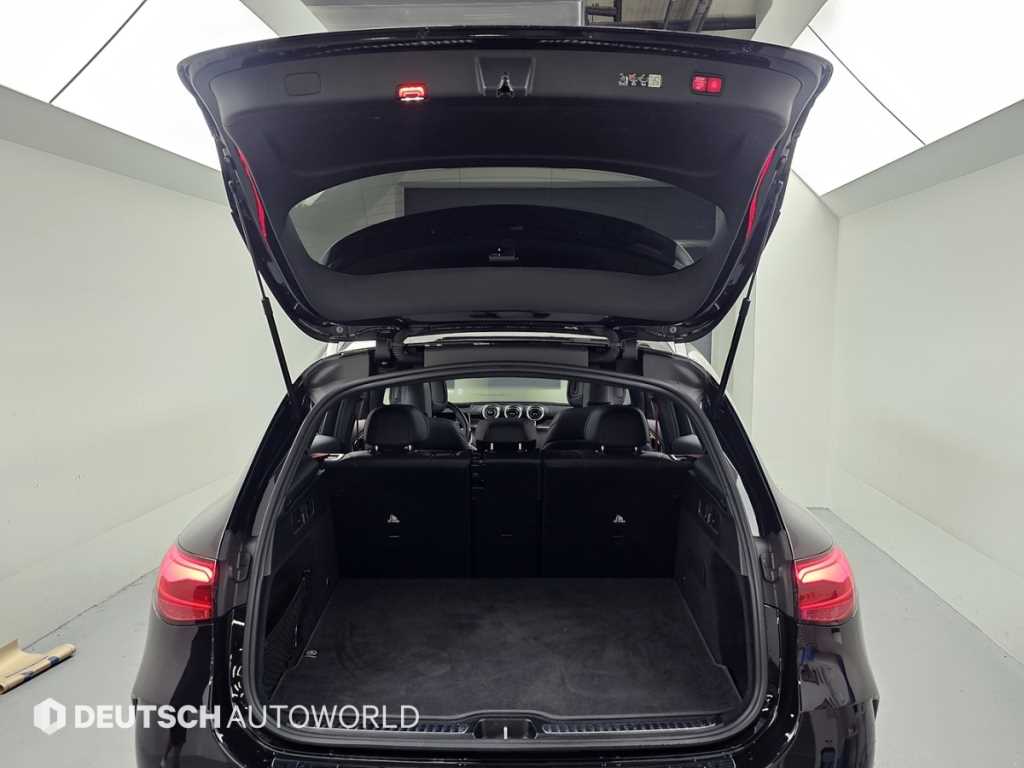 Mercedes-Benz GLC-Class — photo 19