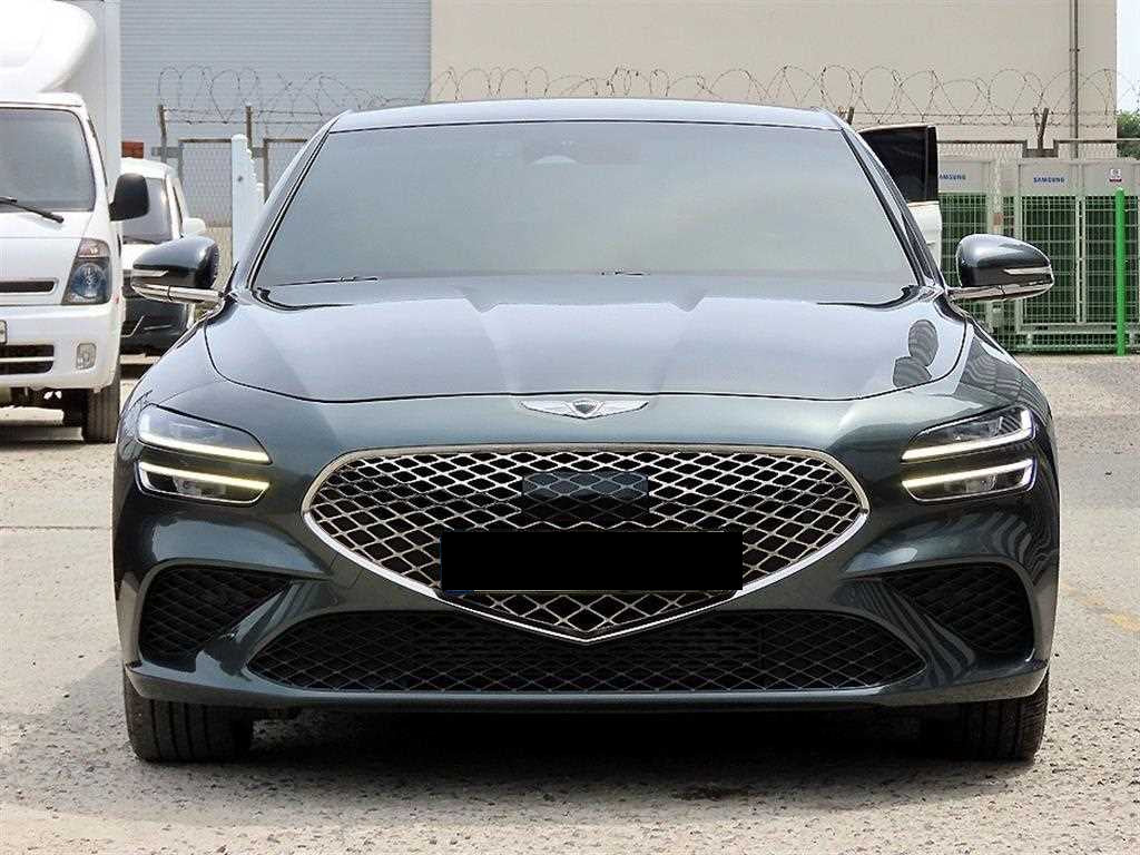 Genesis G70 — photo 01